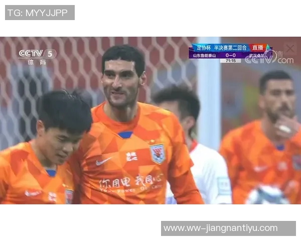 神奇扑救！王大雷在第18分钟成功挡住叶楚贵的近距离头球射门